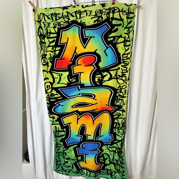 Towel: miami Graffiti street art beach towel used - Picture 1 of 4
